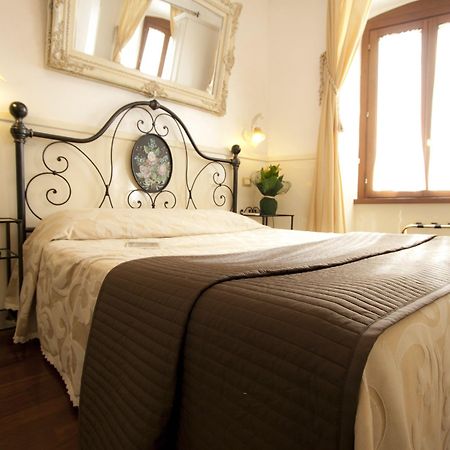 Le Suite Di Via Ottaviano - Suite In Rome B&B Экстерьер фото