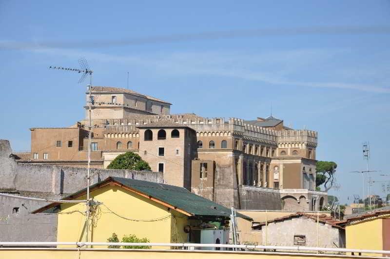 Le Suite Di Via Ottaviano - Suite In Rome B&B Экстерьер фото