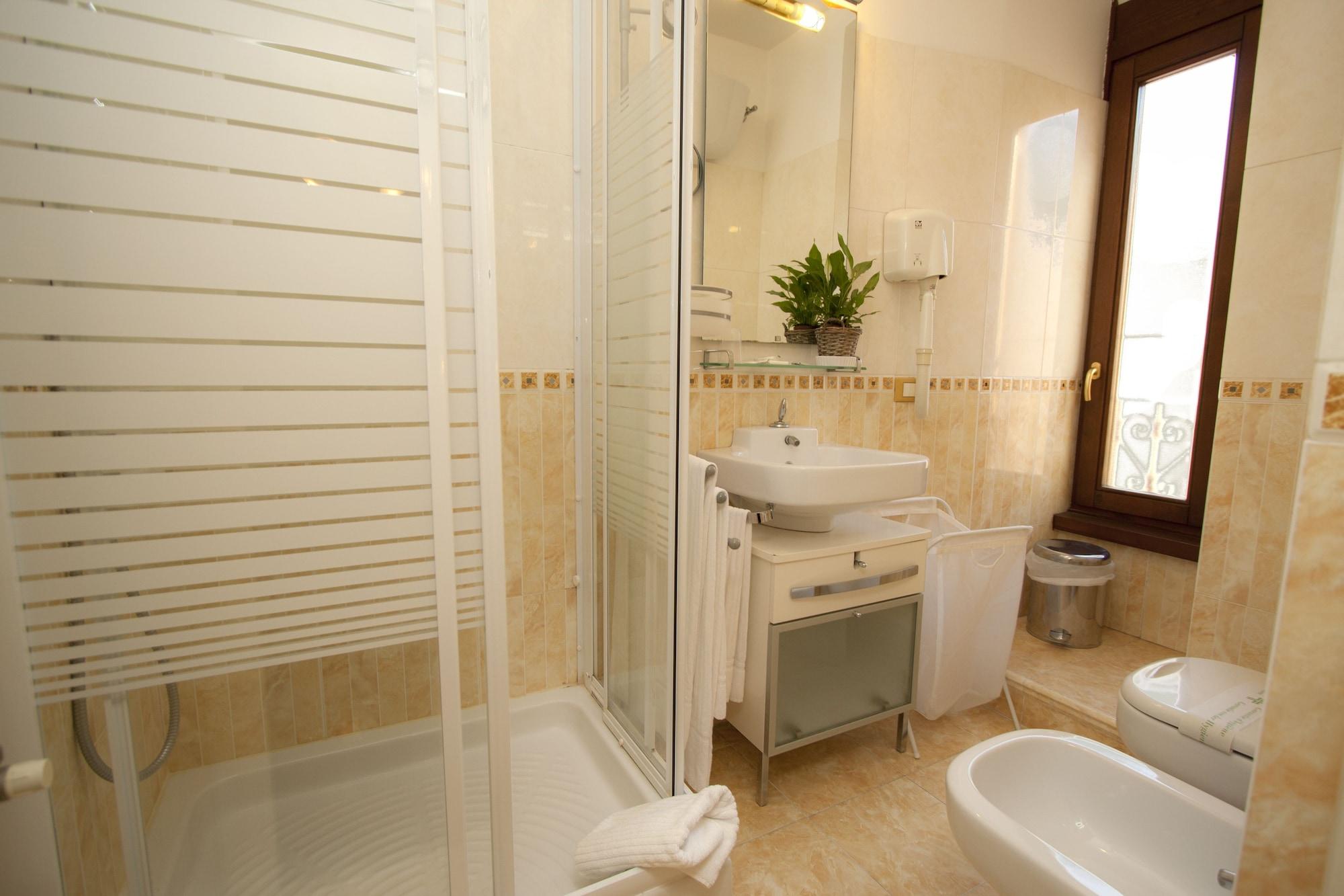 Le Suite Di Via Ottaviano - Suite In Rome B&B Экстерьер фото