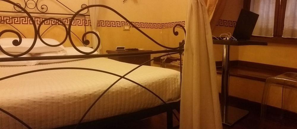 Le Suite Di Via Ottaviano - Suite In Rome B&B Экстерьер фото
