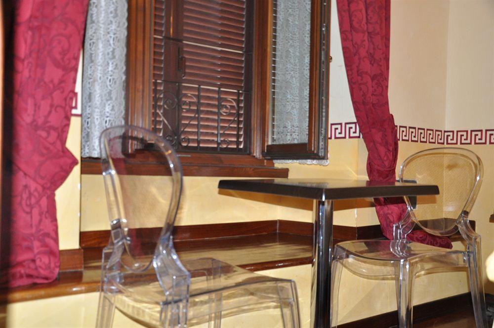 Le Suite Di Via Ottaviano - Suite In Rome B&B Экстерьер фото