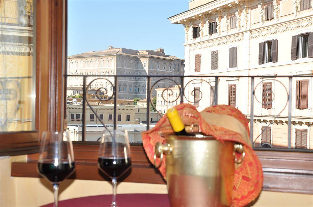 Le Suite Di Via Ottaviano - Suite In Rome B&B Экстерьер фото