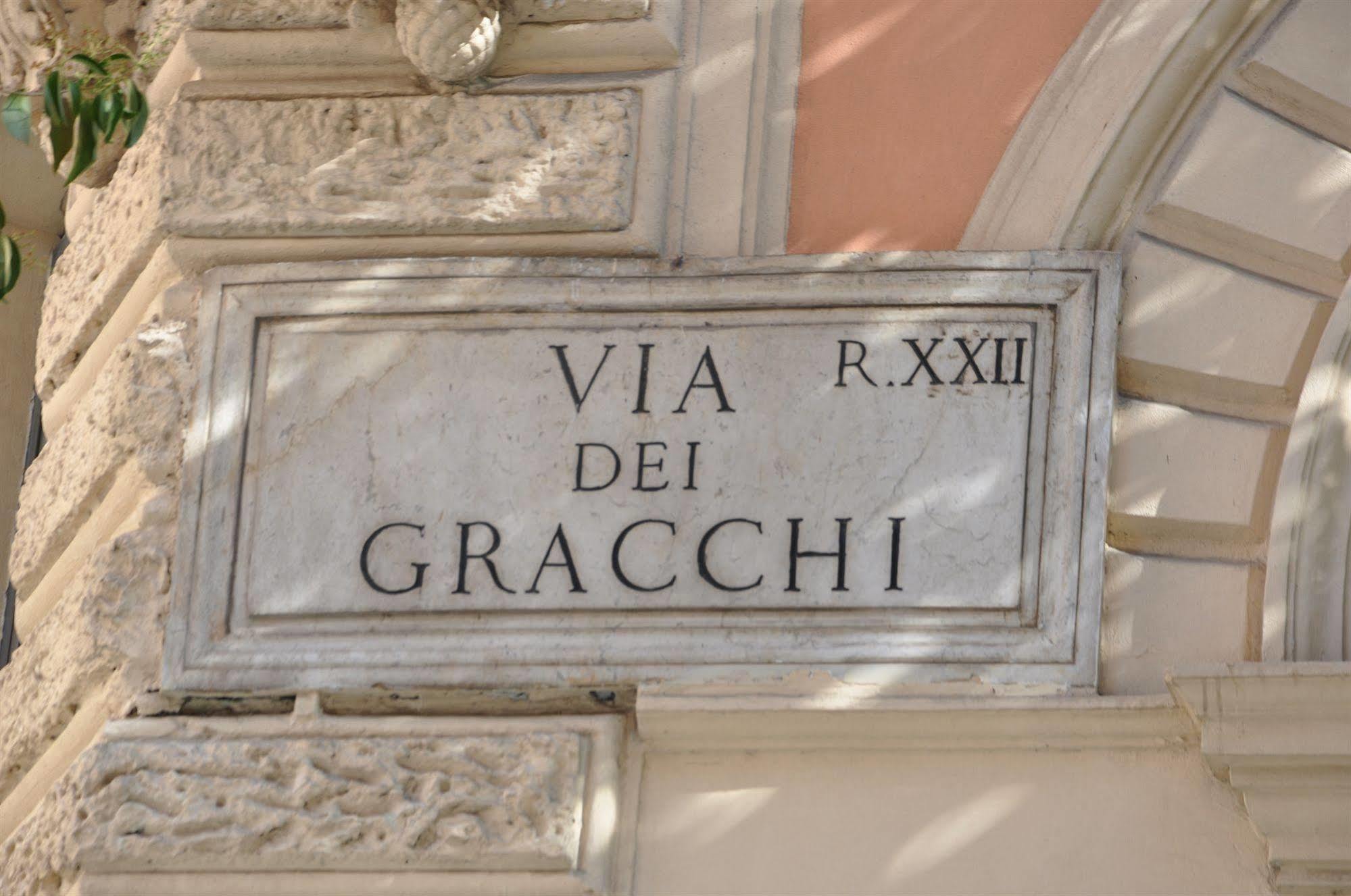 Le Suite Di Via Ottaviano - Suite In Rome B&B Экстерьер фото